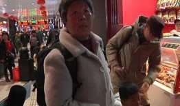 爆料武汉老阿姨是谁呀视频,武汉老阿姨身份之谜，视频爆料引发热议