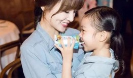 甜馨和李小璐最新爆料,揭秘娱乐圈惊人内幕